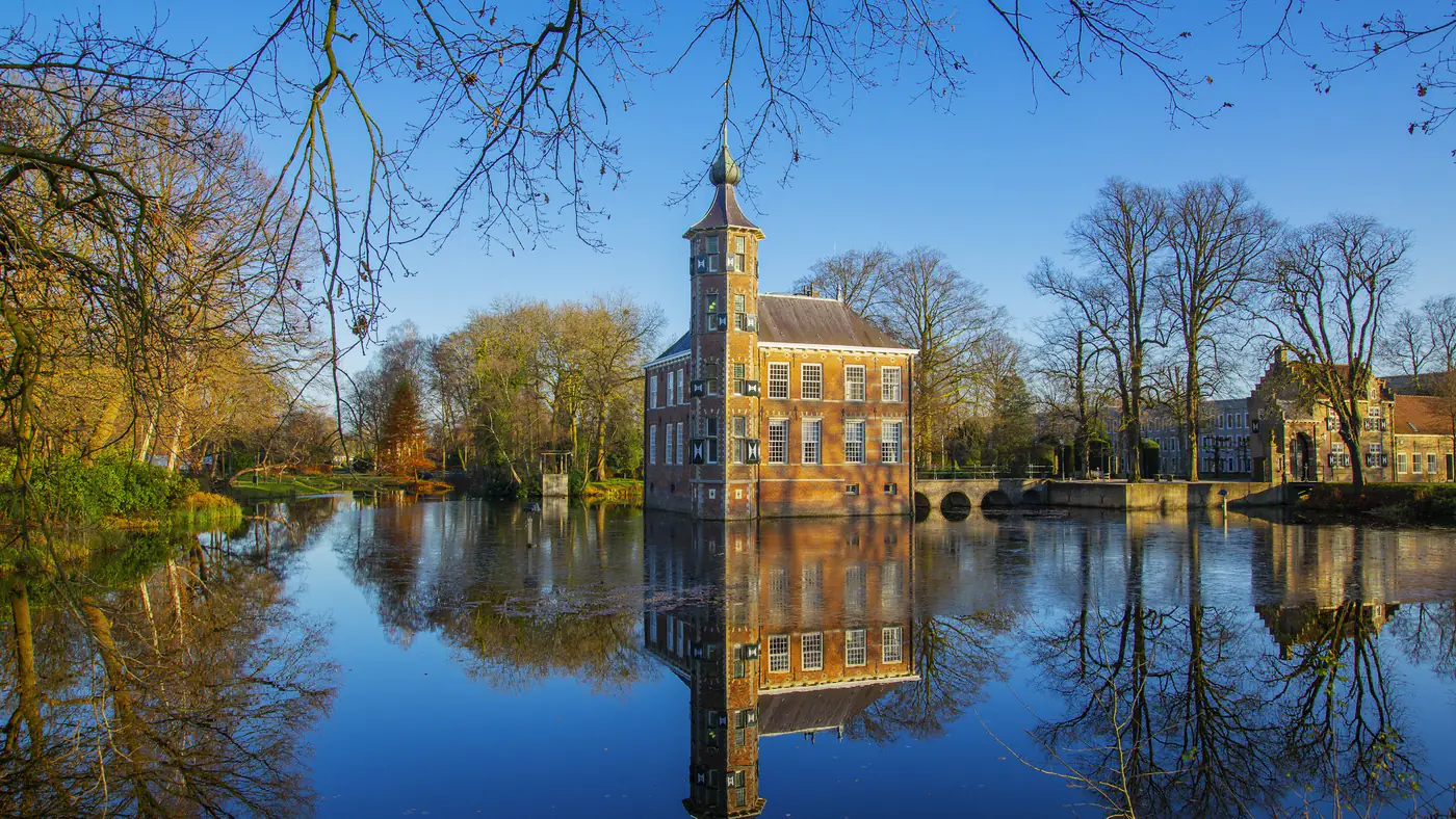 Kasteel Bouvigne in Breda aan het water