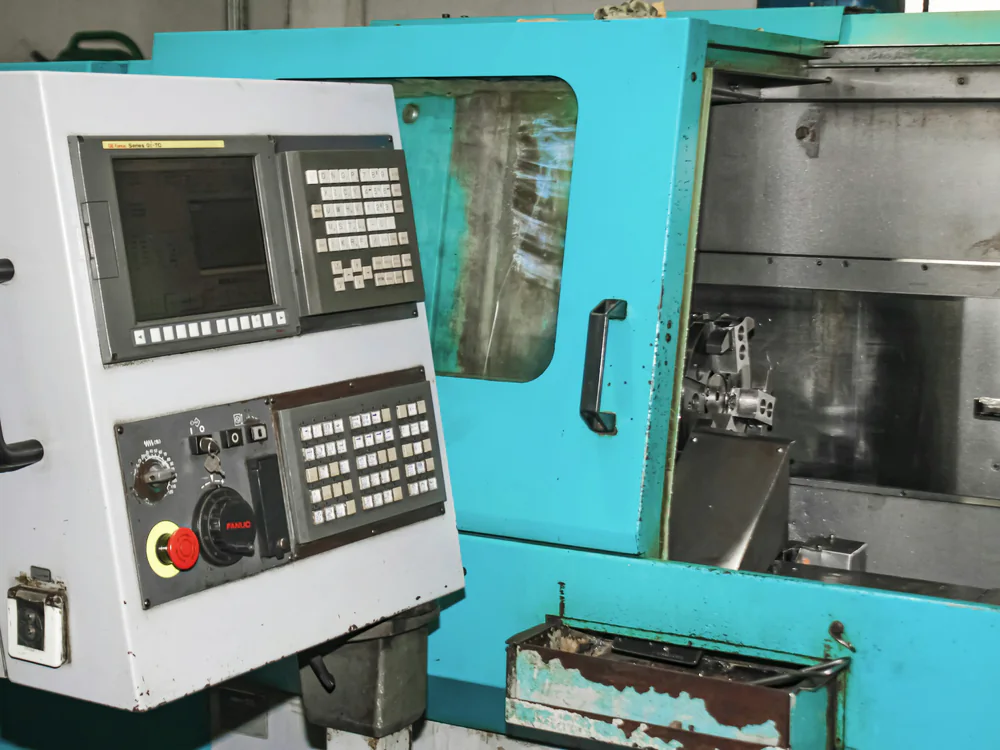 Besturingspaneel van een CNC-draaibank