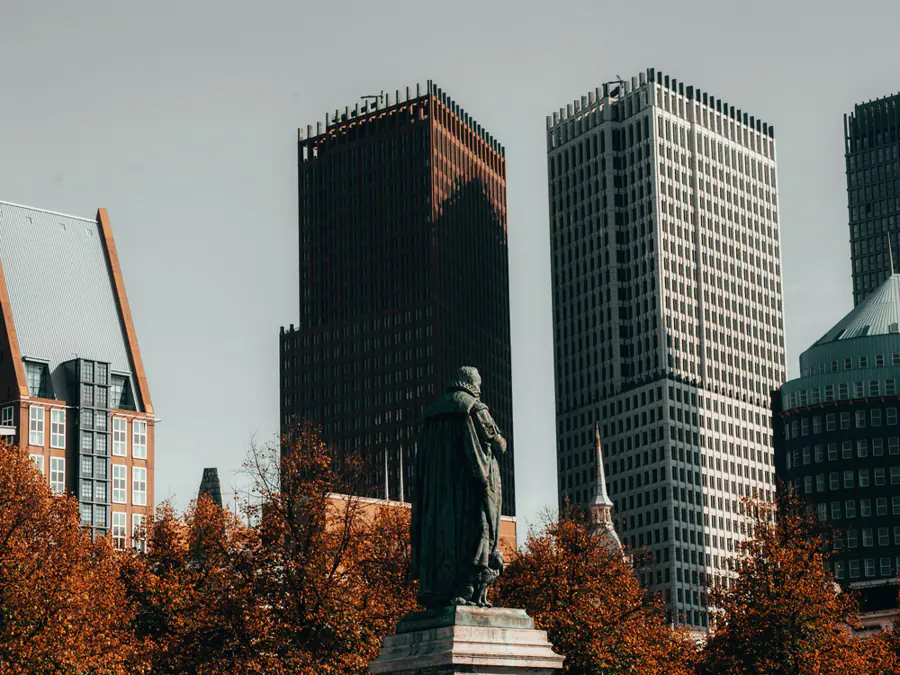 Kantoortorens in het centrum van Den Haag