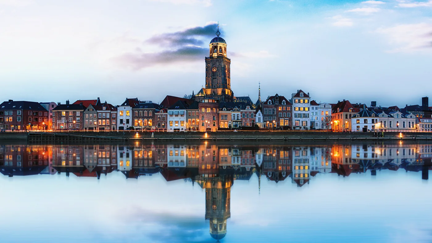 Deventer aan de IJssel met de Lebuinuskerk