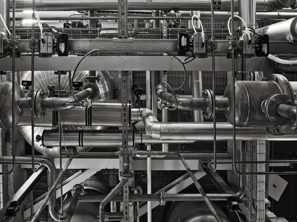 Industriele leidingen, afsluiters en pompen